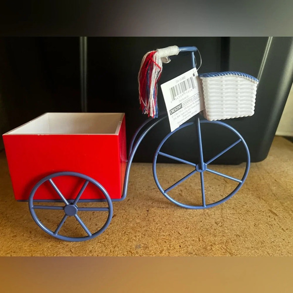 NWT Patriotic Tricycle Figural Red White & Blue Bike - Picture 2 of 4